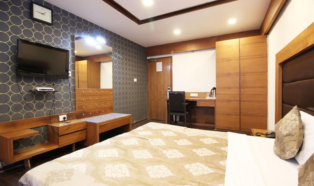 אחמדאבאד Hotel Kanak Comfort מראה חיצוני תמונה
